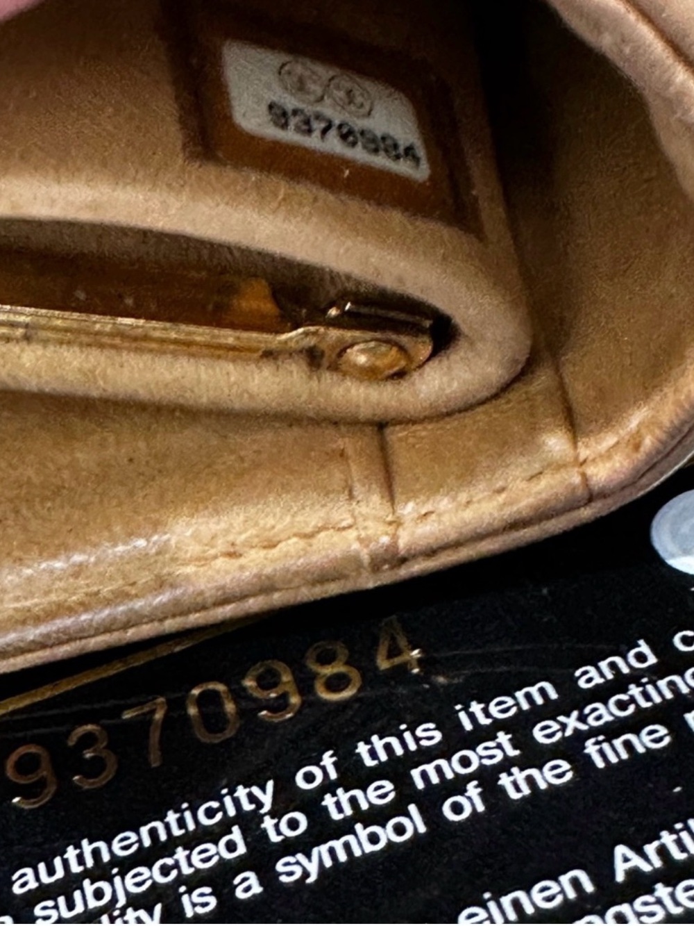 Chanel Classic Beige Caviar Leather Wallet 2004-05 Hologram w/ Authenticity Card - Picture 4 of 10
